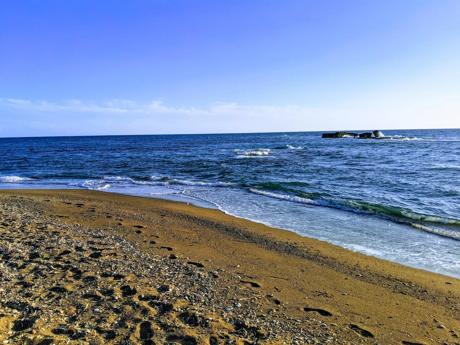 Mandria Beach (sand/pebble beach with lifeguard)