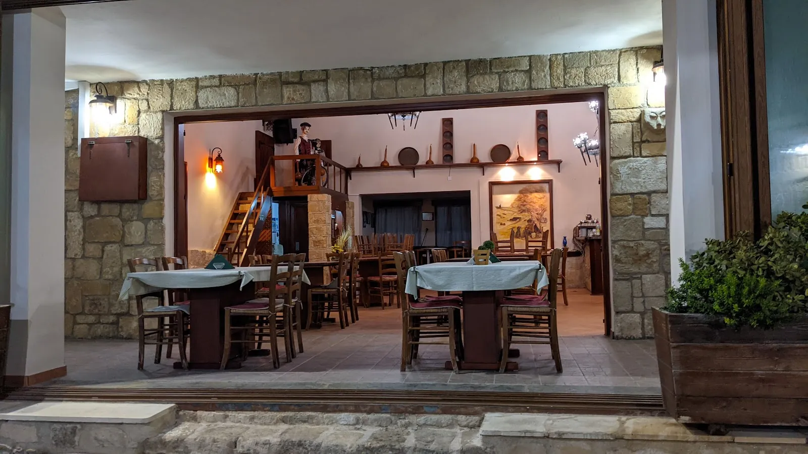 Thanasis Place Tavern, Kouklia