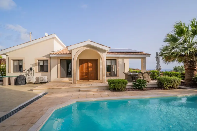 Villa Pleiades, a bungalow-style villa with a large private swimming pool